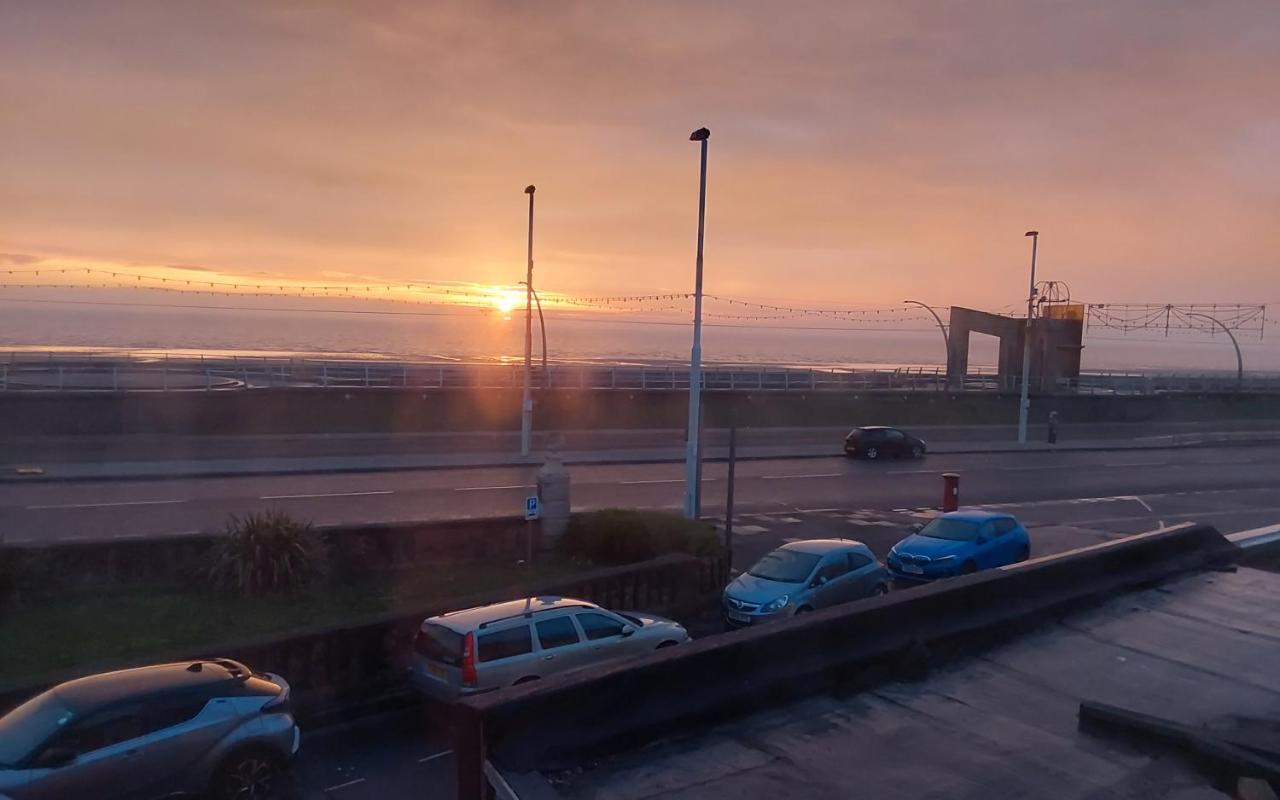 Ocean Bay Hotel Блекпул Екстериор снимка