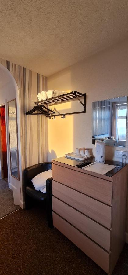 Ocean Bay Hotel Блекпул Екстериор снимка