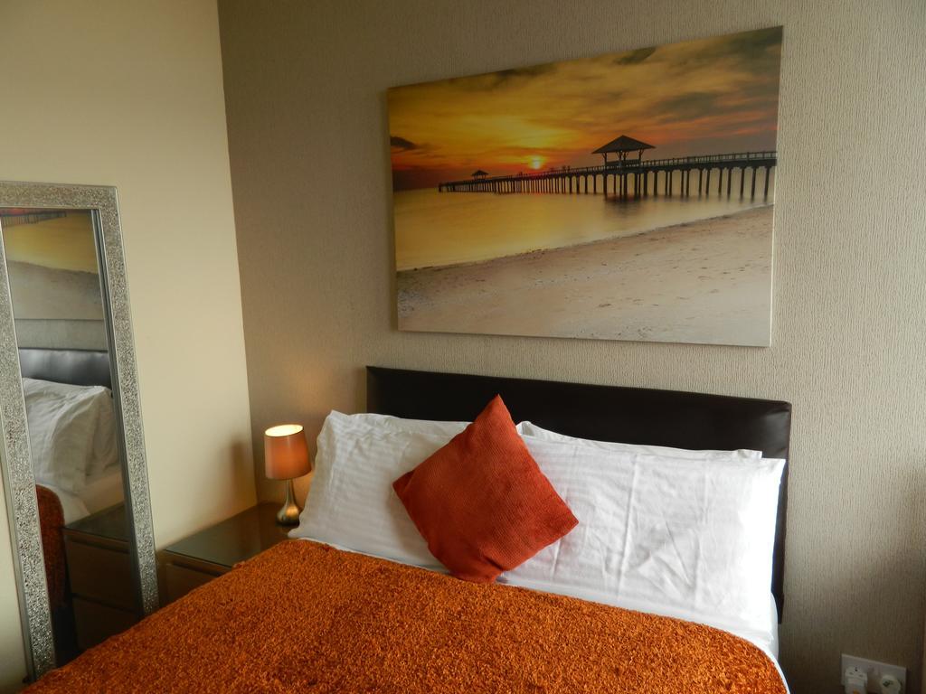Ocean Bay Hotel Блекпул Екстериор снимка