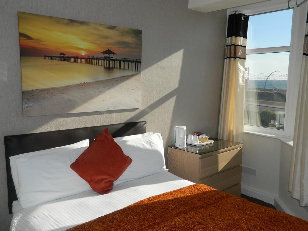 Ocean Bay Hotel Блекпул Екстериор снимка