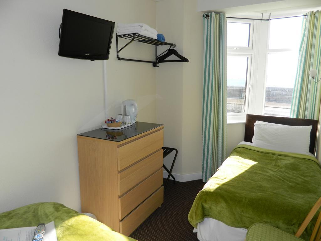 Ocean Bay Hotel Блекпул Екстериор снимка