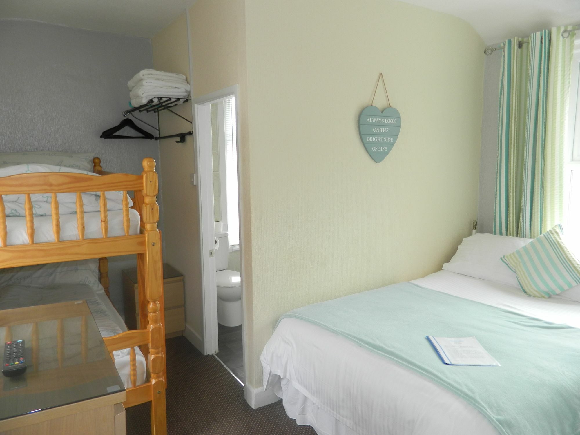 Ocean Bay Hotel Блекпул Екстериор снимка